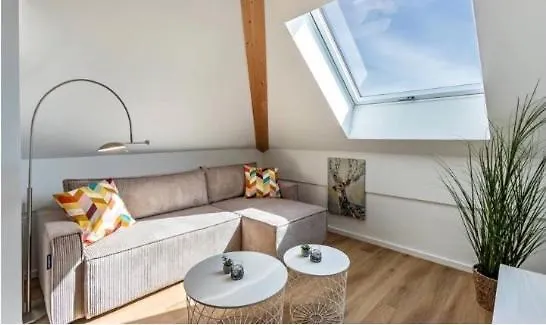 Terralpin - Charmante Dg Mit Balkon Apartamento